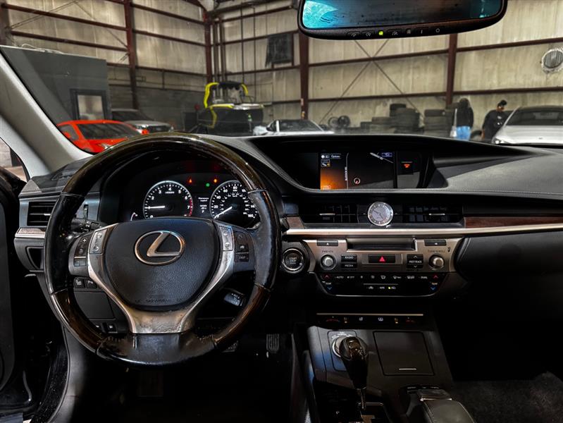 Lexus ES 350 Sedan 2015