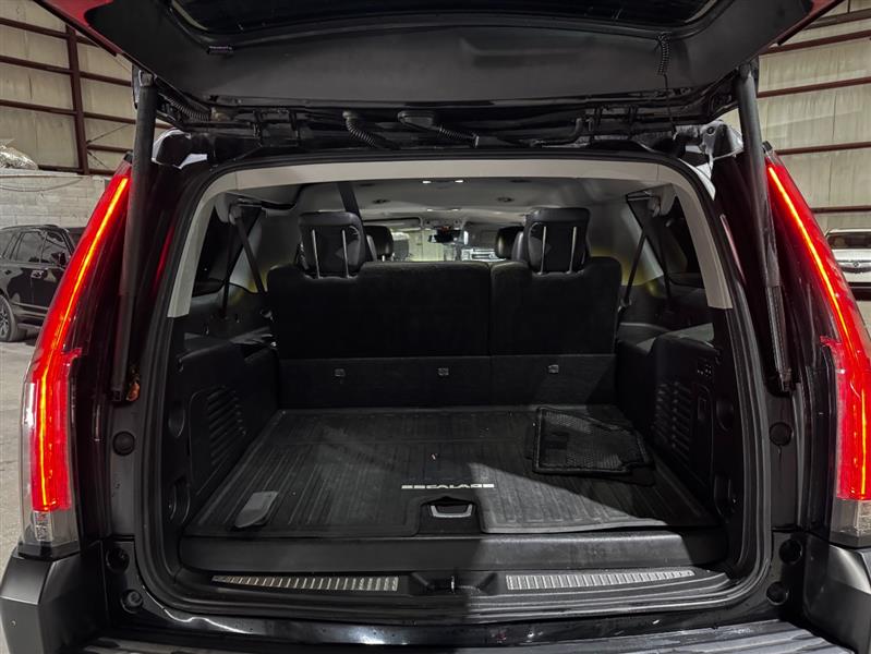 Cadillac Escalade ESV 2WD Luxury 2017