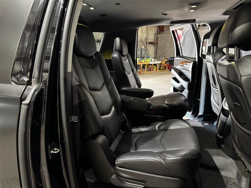 Cadillac Escalade ESV 2WD Luxury 2017