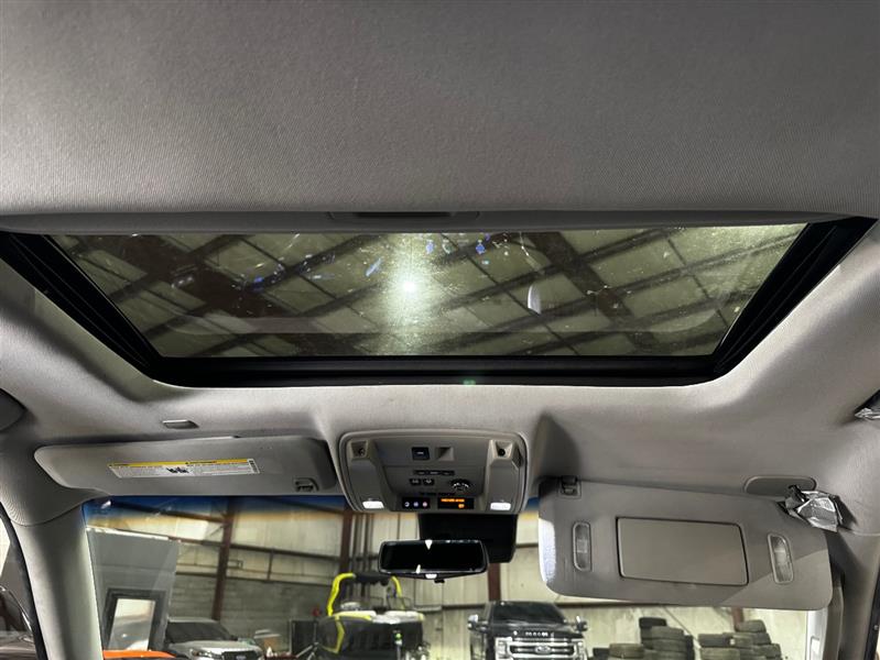 Cadillac Escalade ESV 2WD Luxury 2017