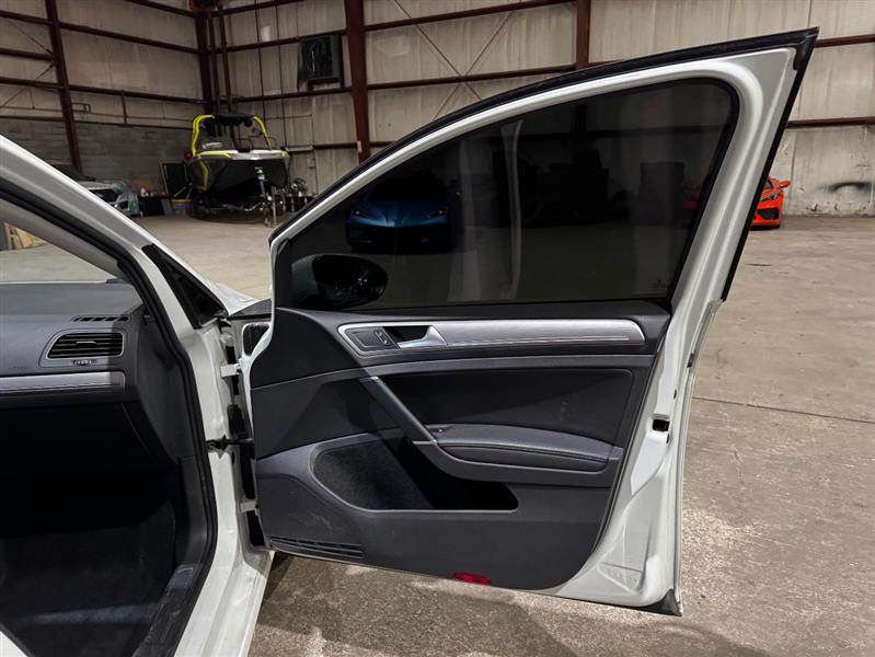 Volkswagen Golf TSI SE 6A 2016