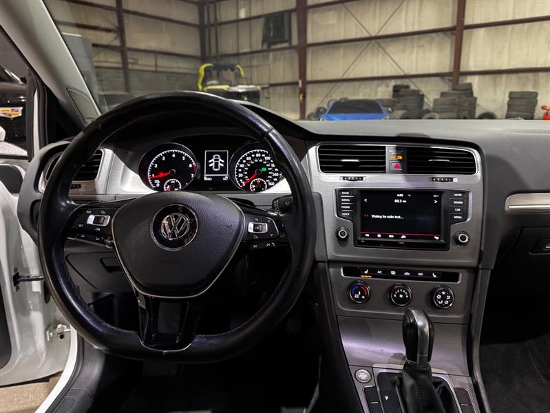 Volkswagen Golf TSI SE 6A 2016