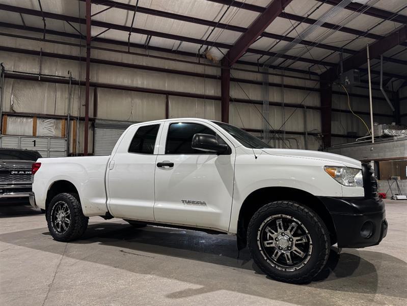 Toyota Tundra Tundra-Grade Double Cab 4.0L 2WD 2013