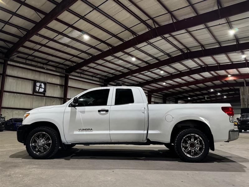 Toyota Tundra Tundra-Grade Double Cab 4.0L 2WD 2013
