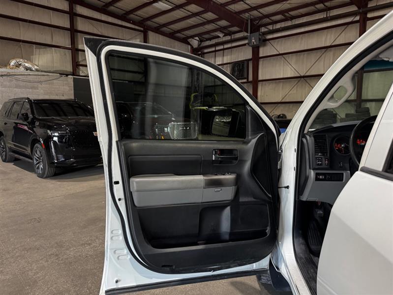 Toyota Tundra Tundra-Grade Double Cab 4.0L 2WD 2013