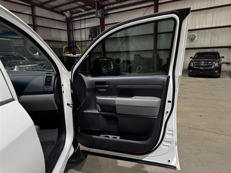 Toyota Tundra Tundra-Grade Double Cab 4.0L 2WD 2013