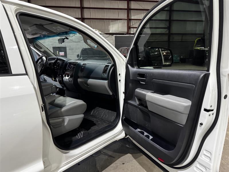 Toyota Tundra Tundra-Grade Double Cab 4.0L 2WD 2013