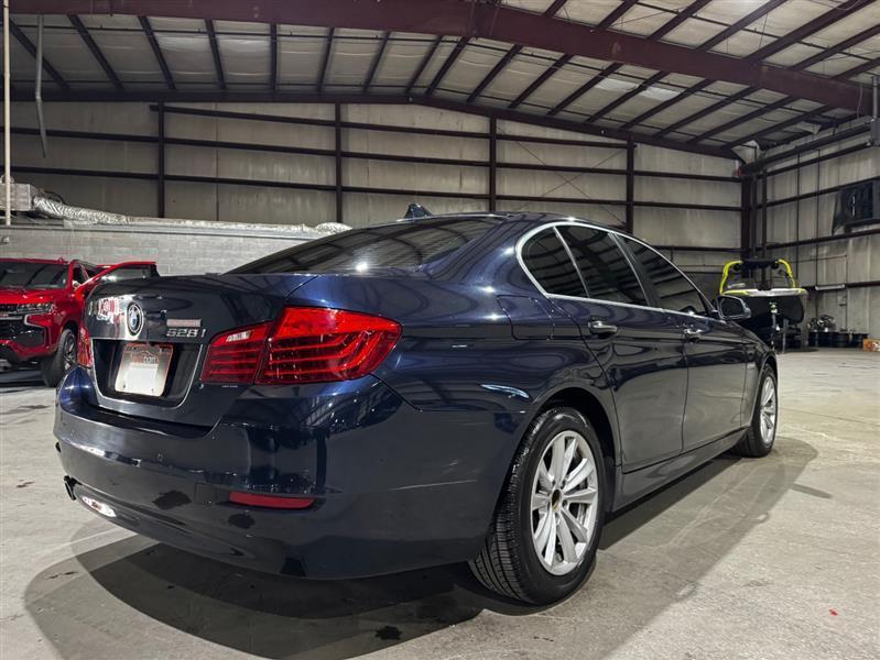 BMW 5-Series 528i 2016