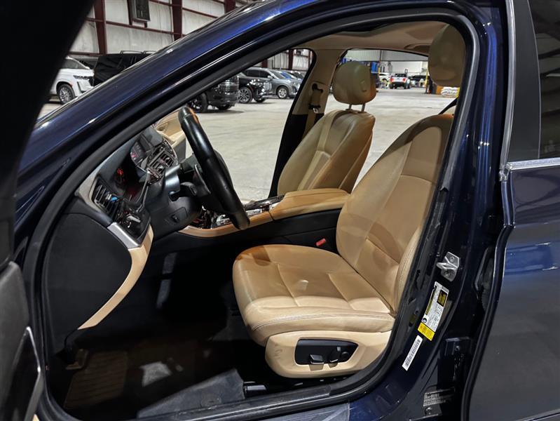 BMW 5-Series 528i 2016