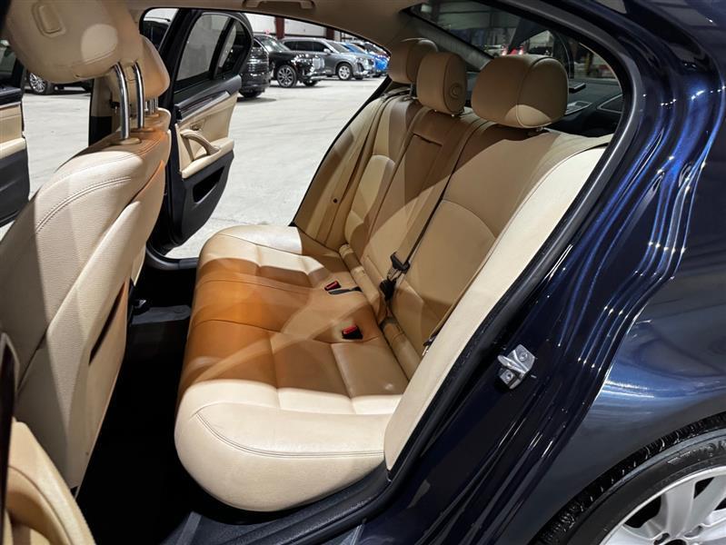 BMW 5-Series 528i 2016