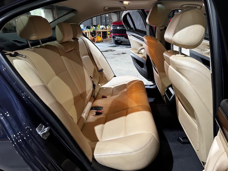 BMW 5-Series 528i 2016