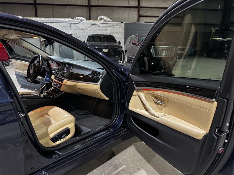 BMW 5-Series 528i 2016