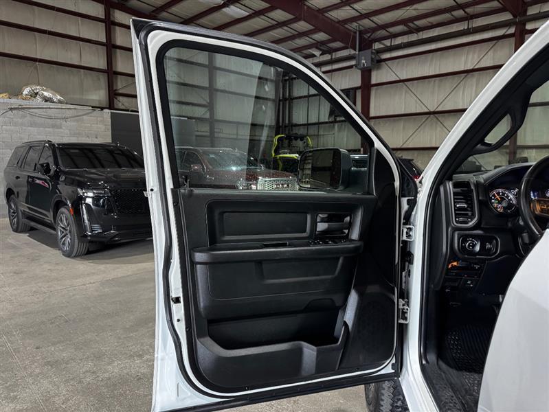 RAM 2500 Tradesman Crew Cab SWB 4WD 2022