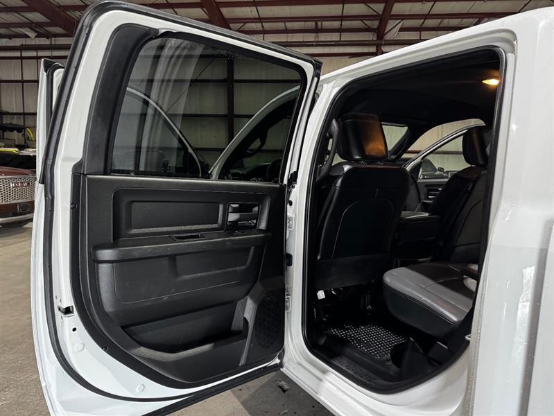 RAM 2500 Tradesman Crew Cab SWB 4WD 2022