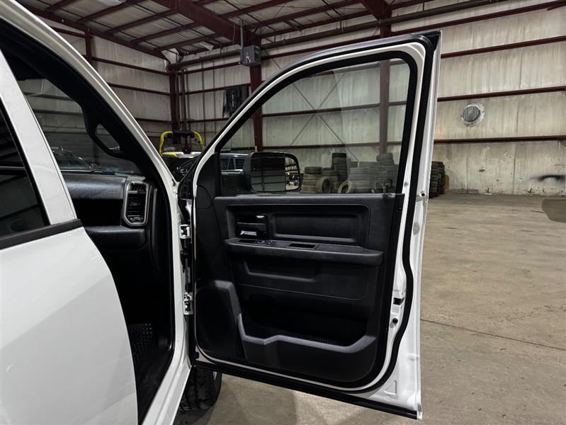 RAM 2500 Tradesman Crew Cab SWB 4WD 2022