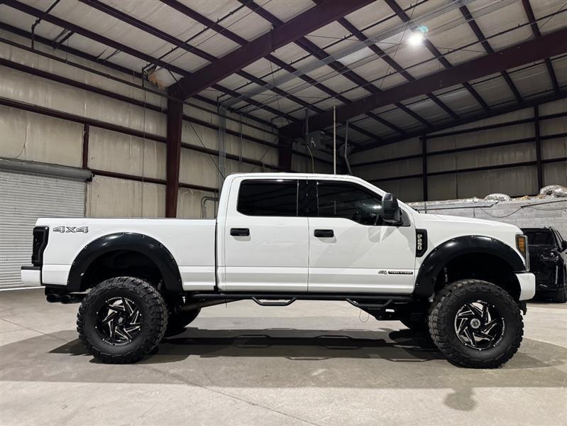 Ford F-250 SD XLT Crew Cab 4WD 2018