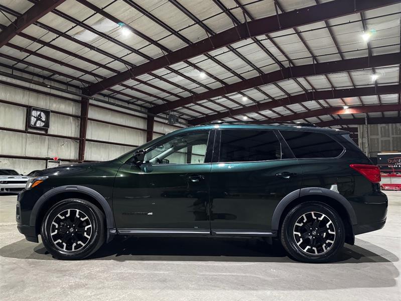 Nissan Pathfinder SV 2020