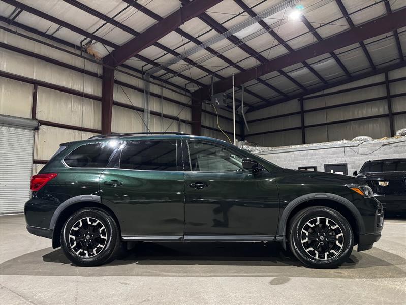 Nissan Pathfinder SV 2020