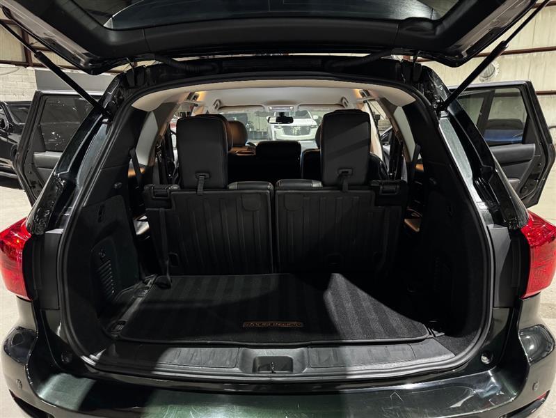 Nissan Pathfinder SV 2020