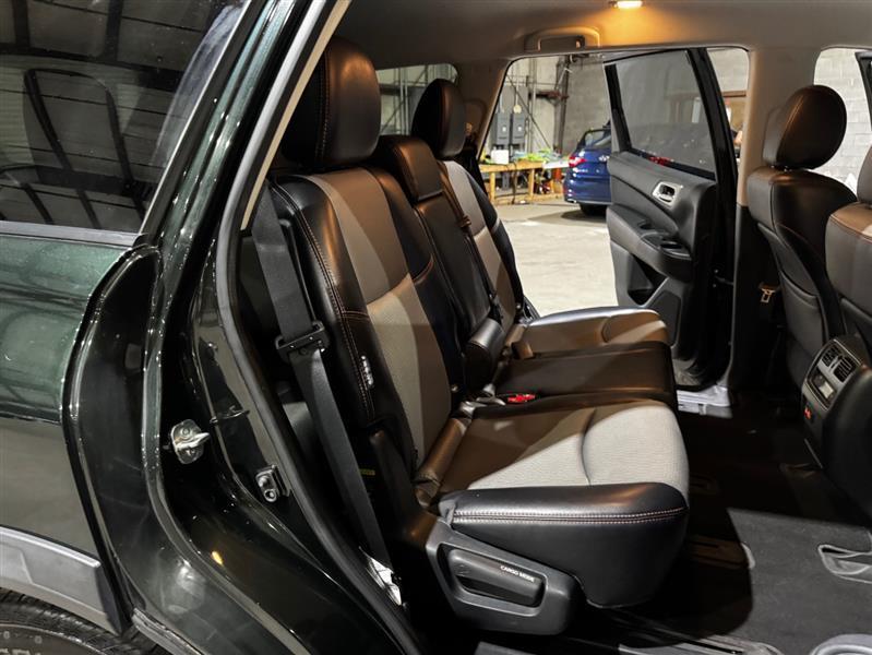 Nissan Pathfinder SV 2020