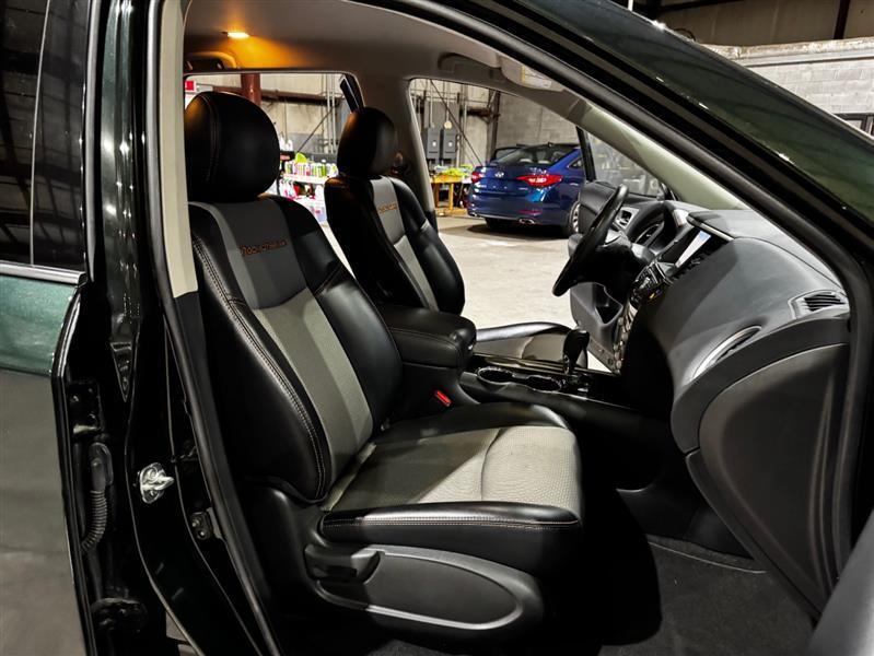 Nissan Pathfinder SV 2020