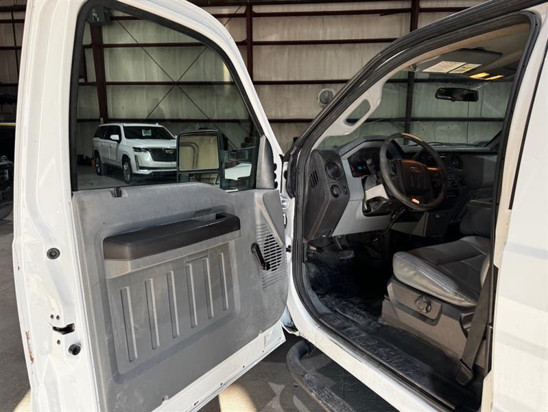 Ford F-350 SD XL Crew Cab Long Bed DRW 2WD 2016