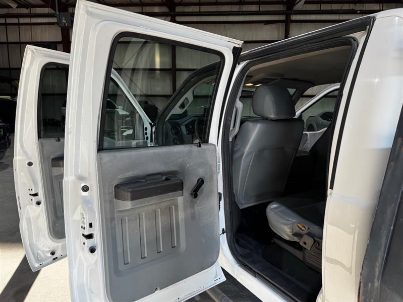 Ford F-350 SD XL Crew Cab Long Bed DRW 2WD 2016