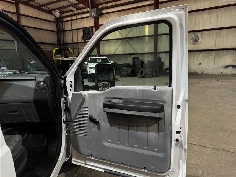 Ford F-350 SD XL Crew Cab Long Bed DRW 2WD 2016