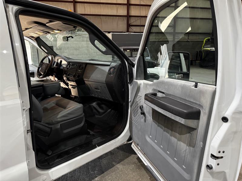 Ford F-350 SD XL Crew Cab Long Bed DRW 2WD 2016