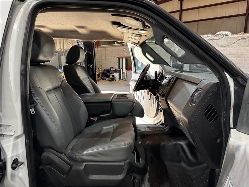 Ford F-350 SD XL Crew Cab Long Bed DRW 2WD 2016