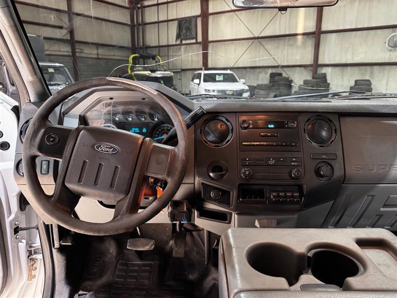 Ford F-350 SD XL Crew Cab Long Bed DRW 2WD 2016