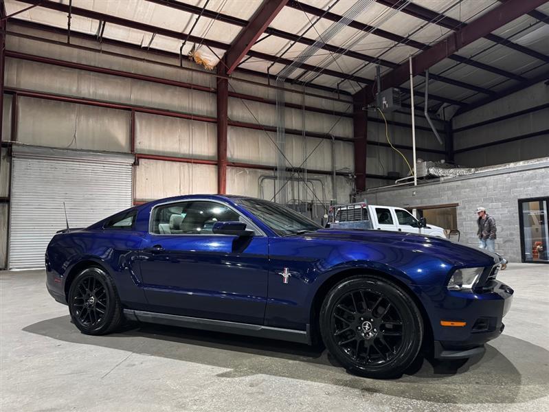 Ford Mustang V6 Coupe 2012
