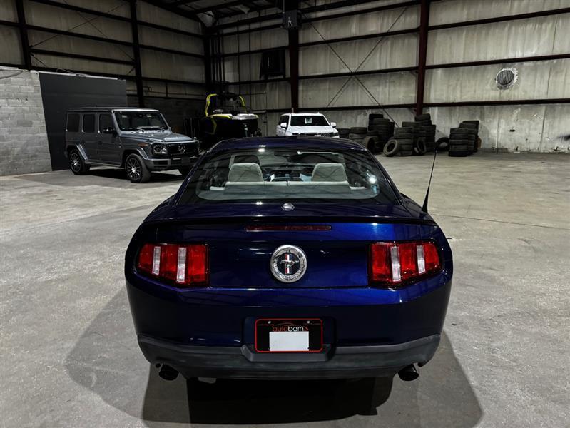 Ford Mustang V6 Coupe 2012