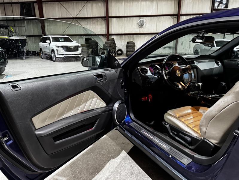 Ford Mustang V6 Coupe 2012