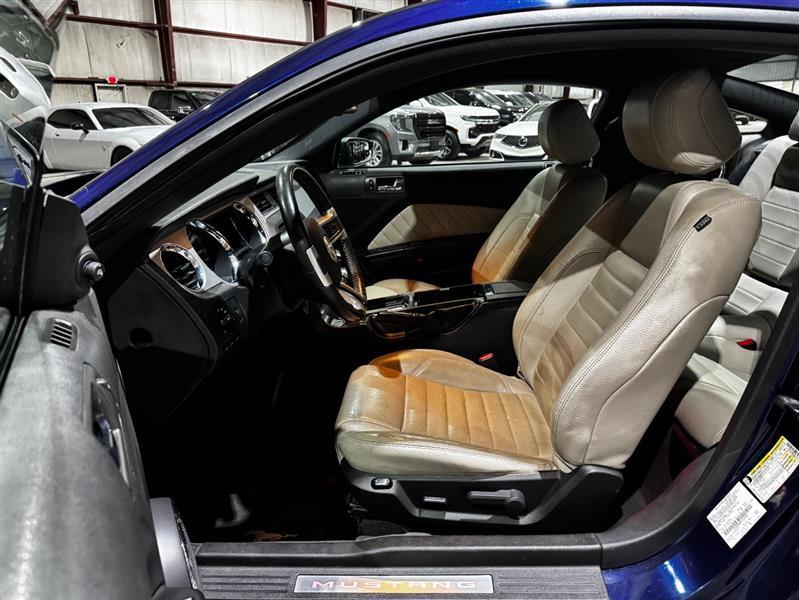 Ford Mustang V6 Coupe 2012