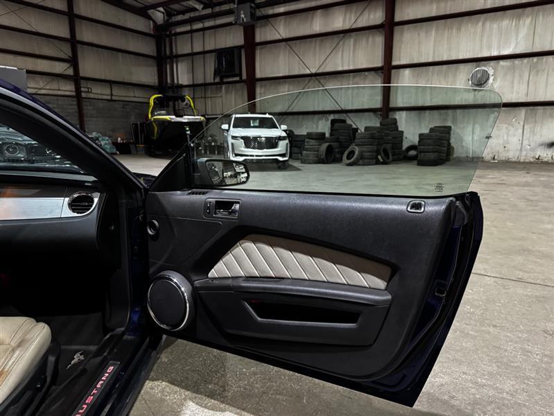 Ford Mustang V6 Coupe 2012