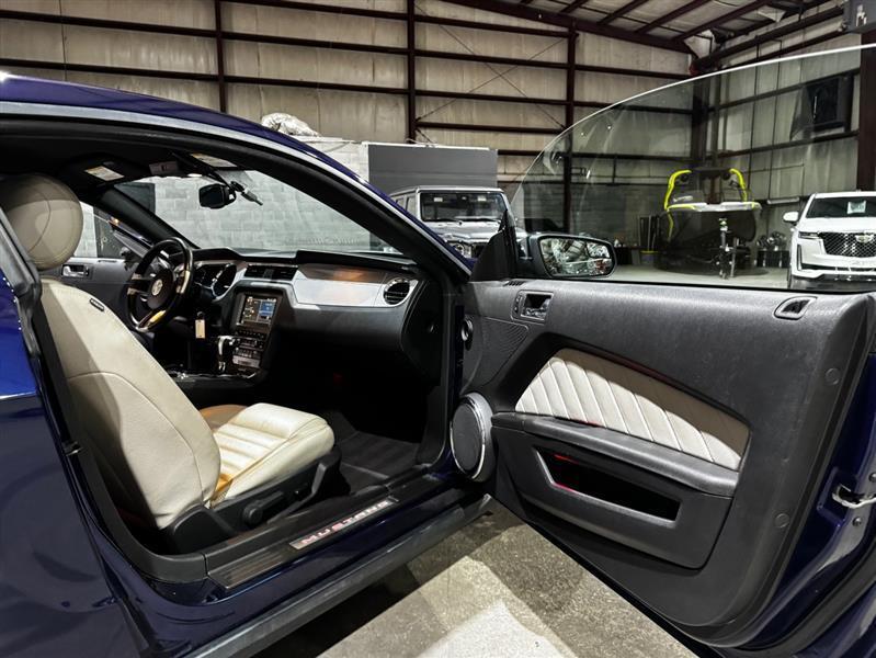 Ford Mustang V6 Coupe 2012