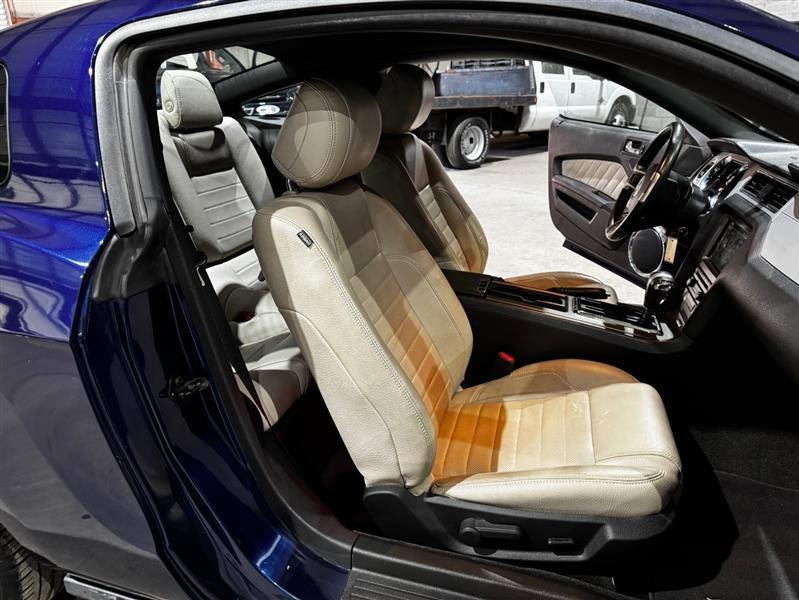 Ford Mustang V6 Coupe 2012