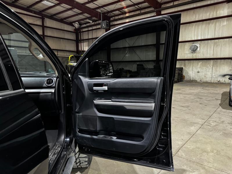 Toyota Tundra SR5 5.7L V8 CrewMax 2WD 2018