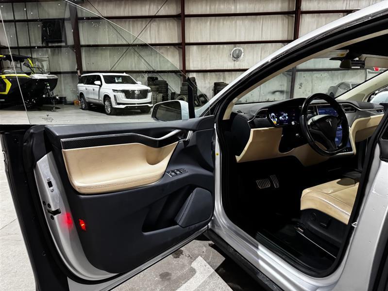 Tesla Model X P100D 2017