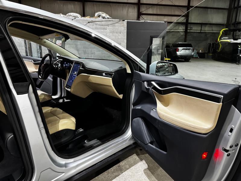 Tesla Model X P100D 2017