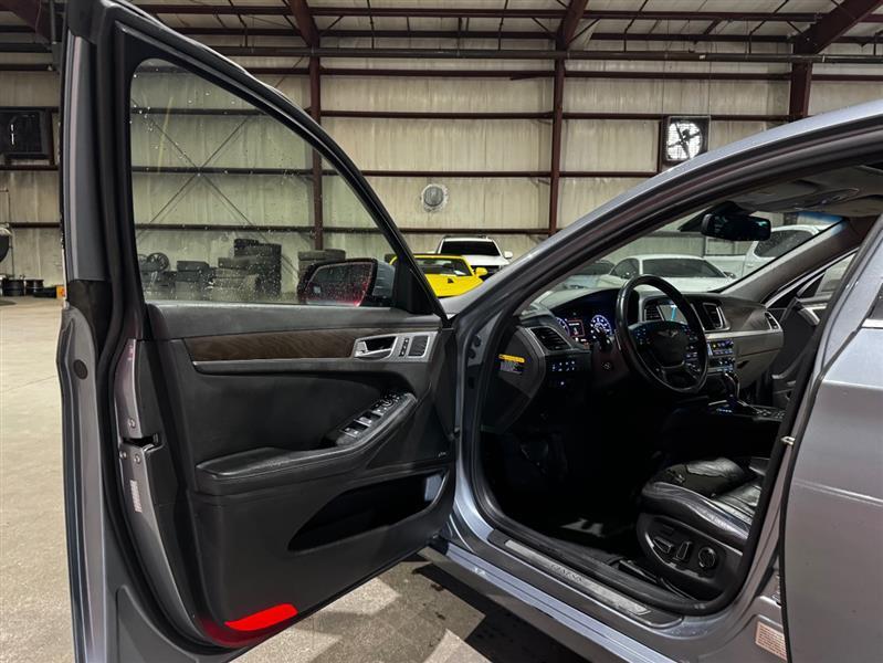 Hyundai Genesis 3.8L 2015