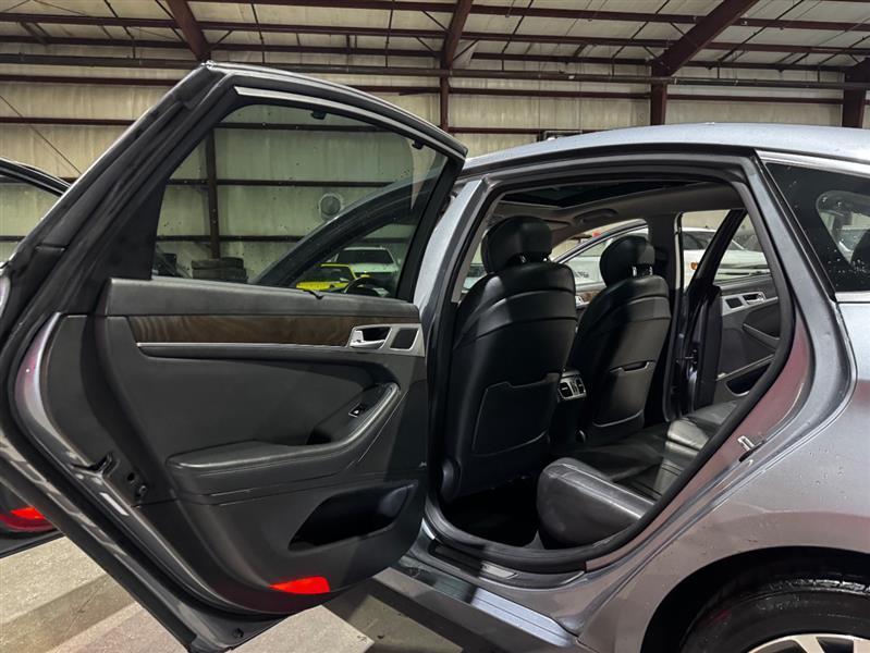 Hyundai Genesis 3.8L 2015