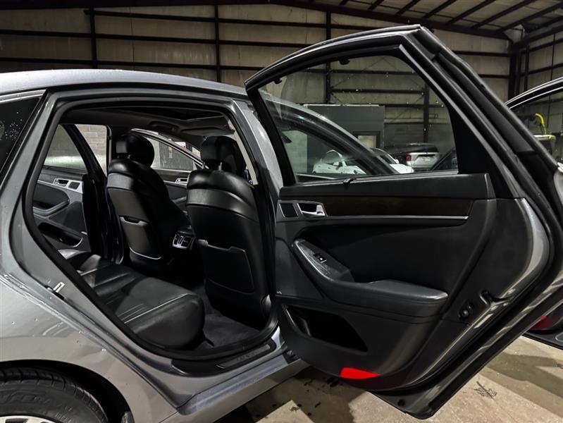 Hyundai Genesis 3.8L 2015