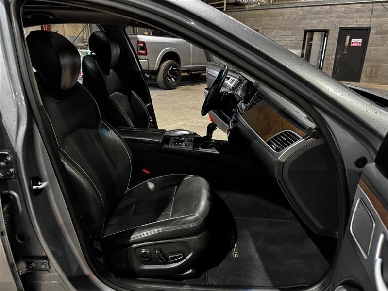 Hyundai Genesis 3.8L 2015