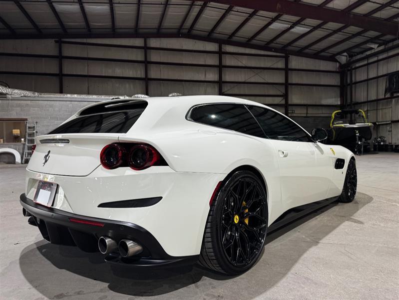 Ferrari GTC4Lusso T 2019