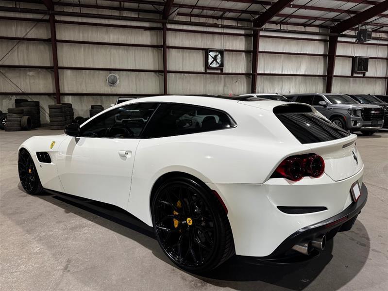 Ferrari GTC4Lusso T 2019