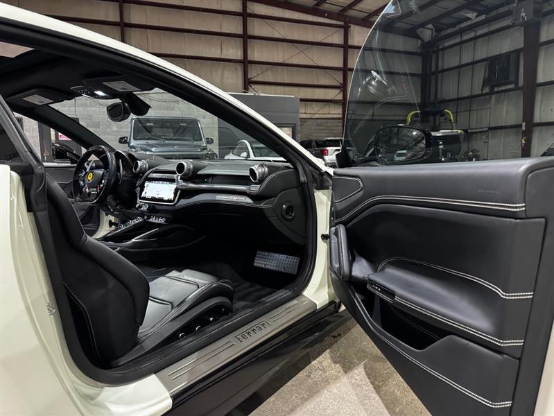 Ferrari GTC4Lusso T 2019