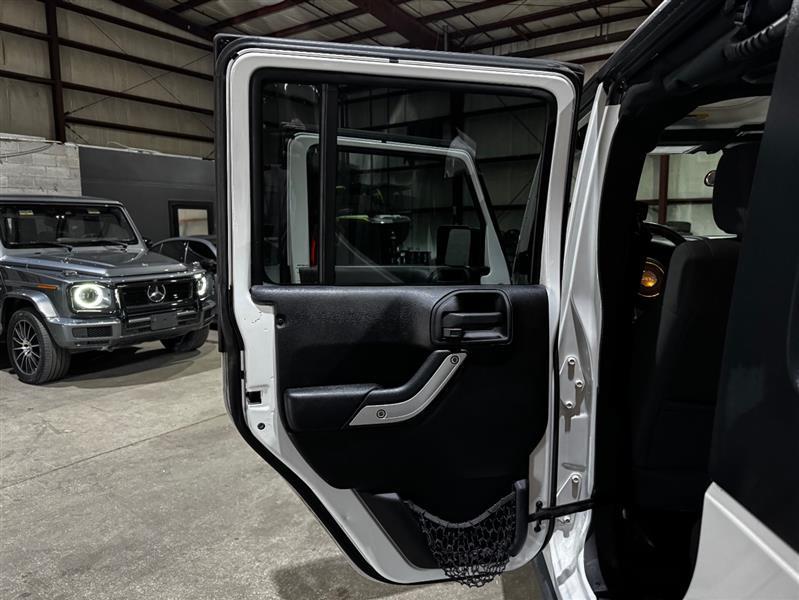 Jeep Wrangler Unlimited Rubicon 4WD 2012