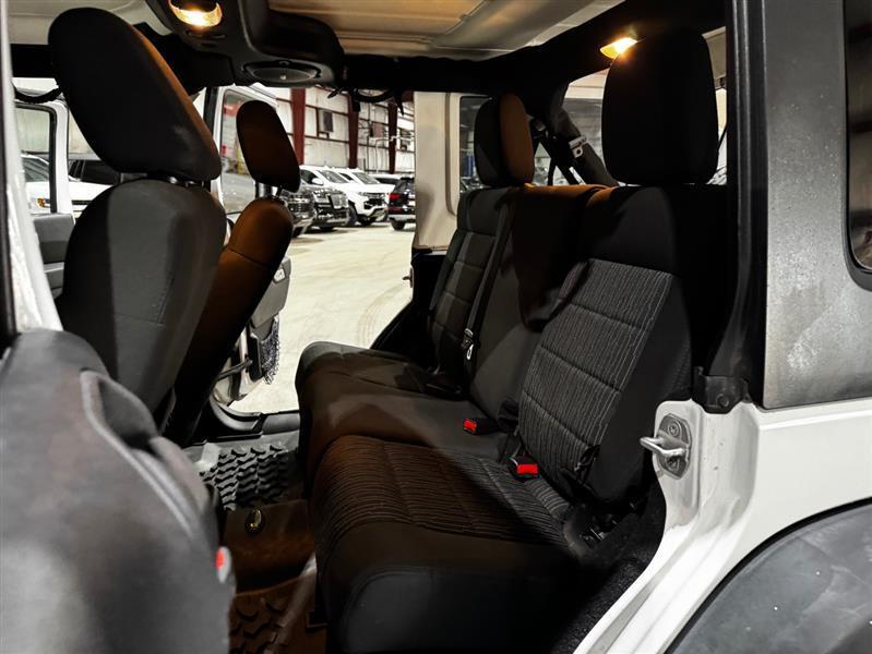 Jeep Wrangler Unlimited Rubicon 4WD 2012